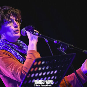 Les Fleurs du Slam #5 Les Fleurs du Slam #5 @ Le 140 (FrancoFaune 2024) © Marie Paluszkiewicz