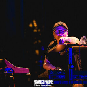 Les Fleurs du Slam #5 Les Fleurs du Slam #5 @ Le 140 (FrancoFaune 2024) © Marie Paluszkiewicz