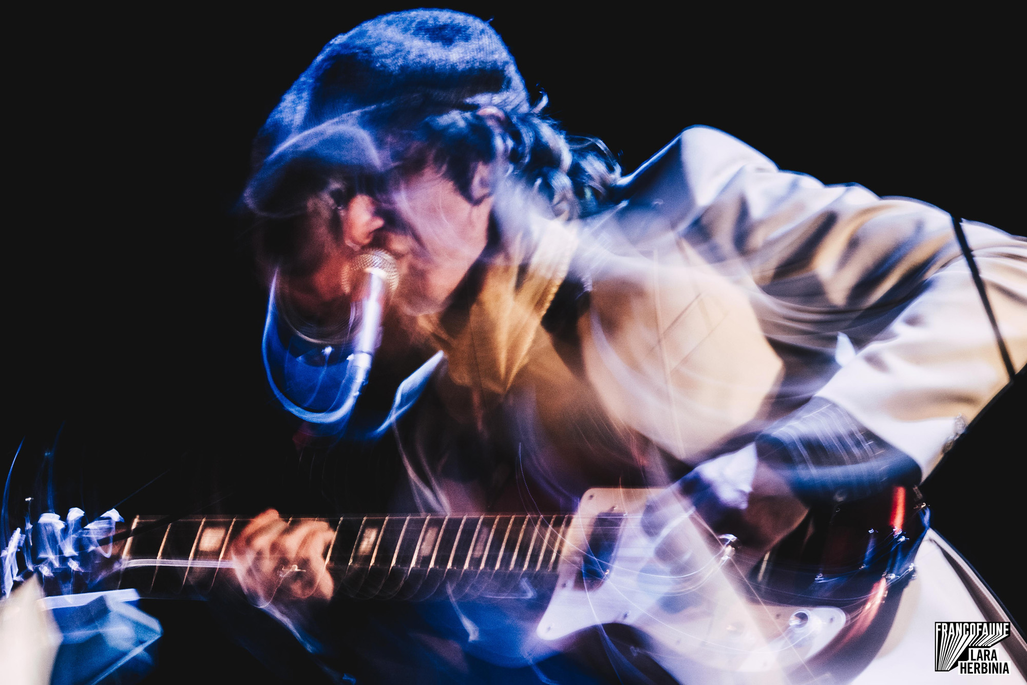 Photos: Stef Kamil Carlens in het Frans + Lola Bonfanti @ Le 140