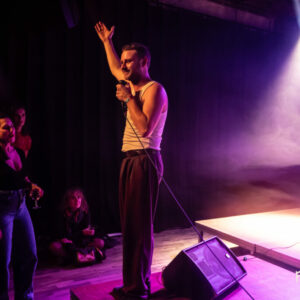 Yolande Bashing Yolande Bashing @ Pianofabriek (FrancoFaune 2025) © Lara Herbinia